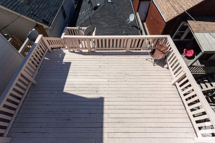 Building Photo - 2440 N Ashland Ave