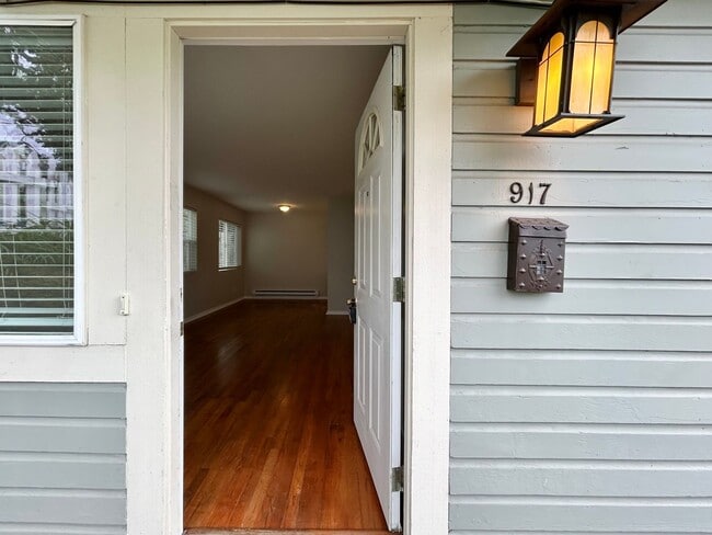 Building Photo - Tranquil 1 Bed, 1 Bath House!