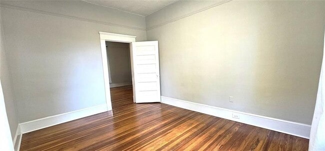 Building Photo - 1047 Ridge Ave