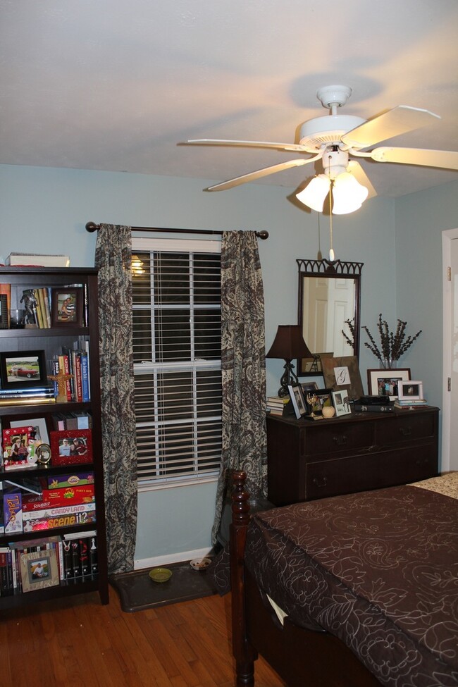 Building Photo - Charming 3BR/ 2BA Home in a Prime Location...