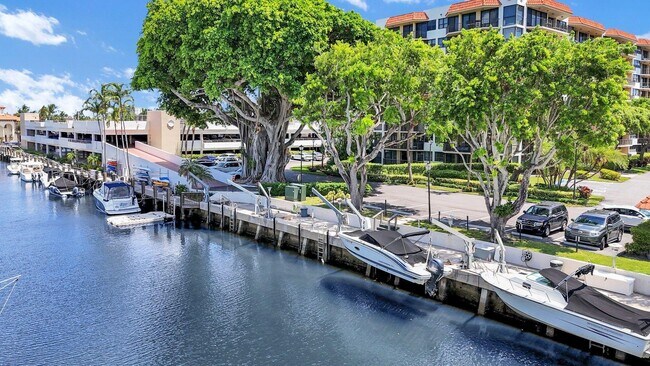 Building Photo - 899 Jeffery St