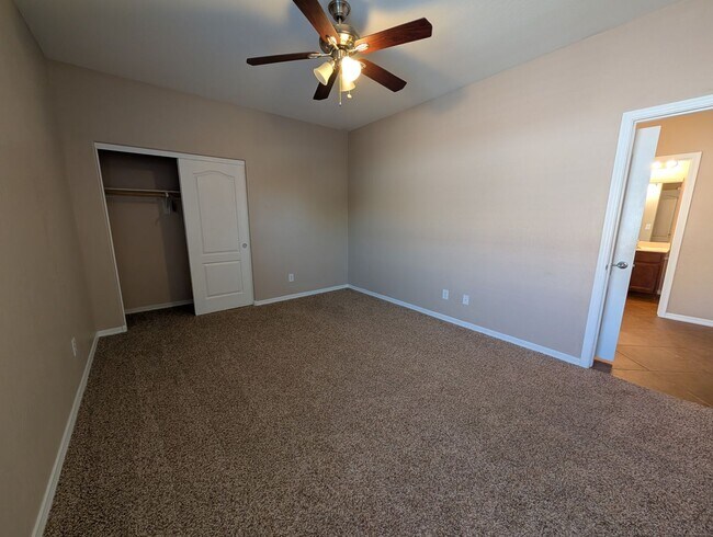 Building Photo - 4 Bedroom 3 Bathroom Circle Cross Ranch Home