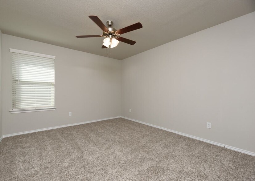 Building Photo - 1609 Ranch House