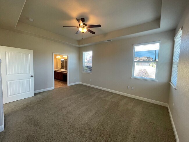 Building Photo - Stunning 4-Bedroom, 3-Bath Home – Available Now!