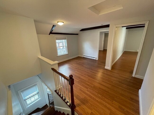 Building Photo - 8-10-10 Essex St