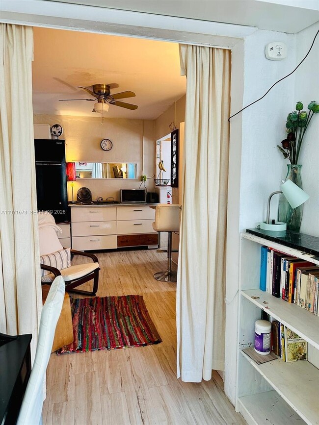 Building Photo - 428 SW 9th St