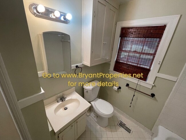 Building Photo - 1511 McGavock St