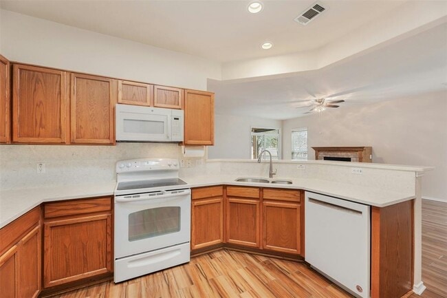 Building Photo - 104 Honey Creek Trail