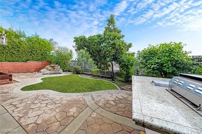 Primary Photo - 4 br, 4 bath House - 22 Clydesdale Dr