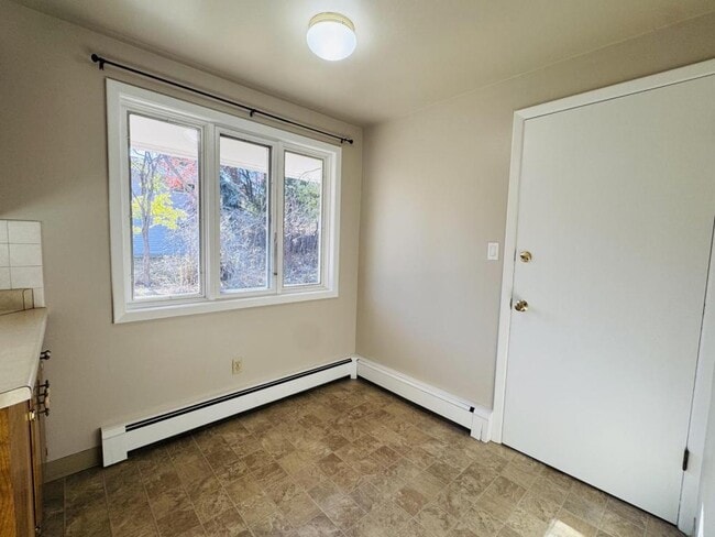 Building Photo - 1819 5th Ave