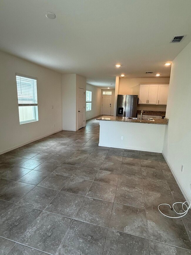 Building Photo - 10997 SW Vasari Way