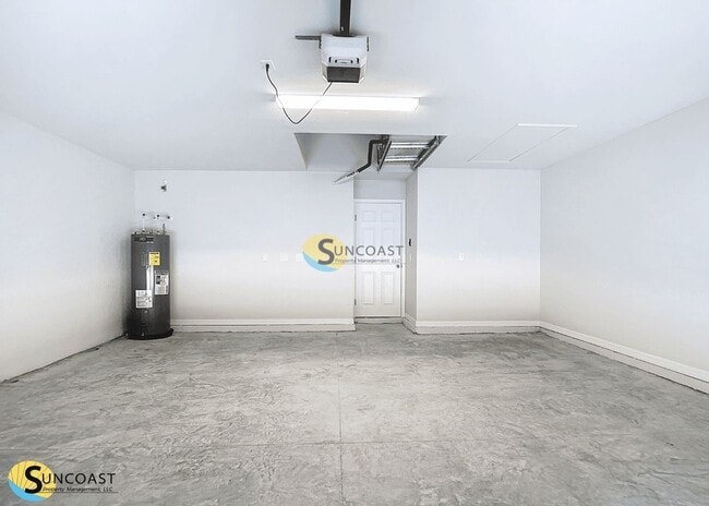 Building Photo - 33 Pine Radial