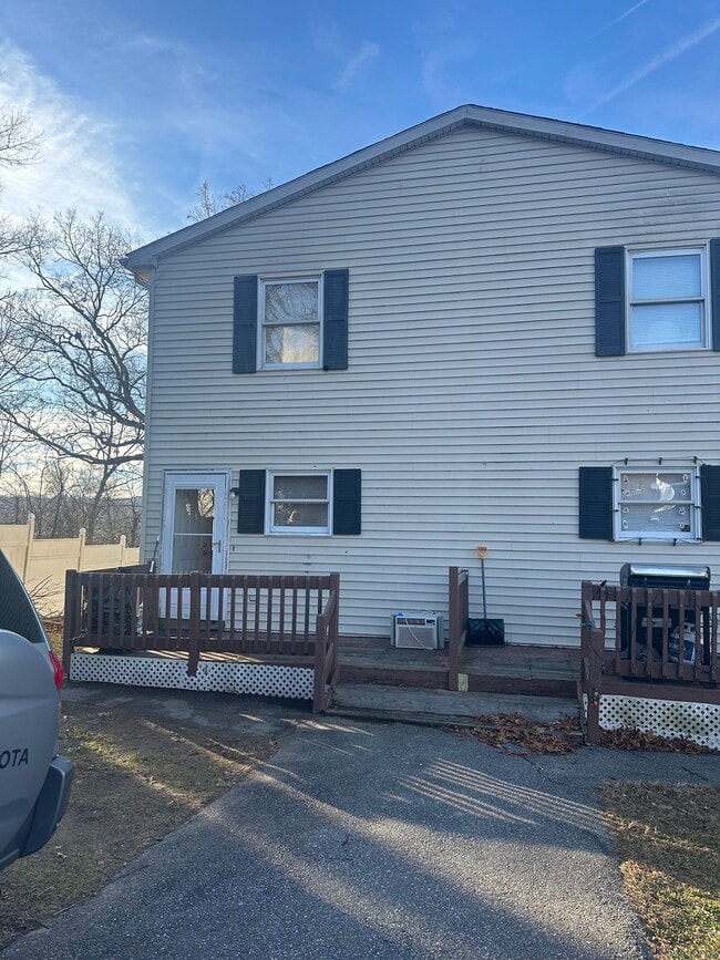 Primary Photo - 240 N Main St