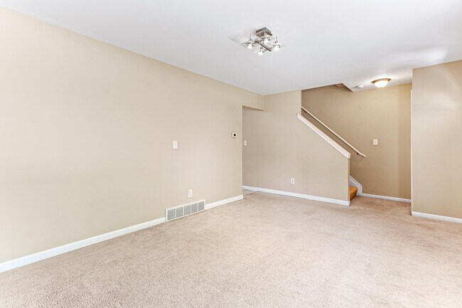 Building Photo - 39890 Edmundton St