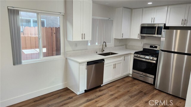 Building Photo - 988 El Camino Dr