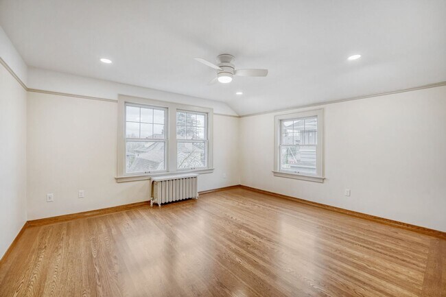 Building Photo - Capitol Hill Home