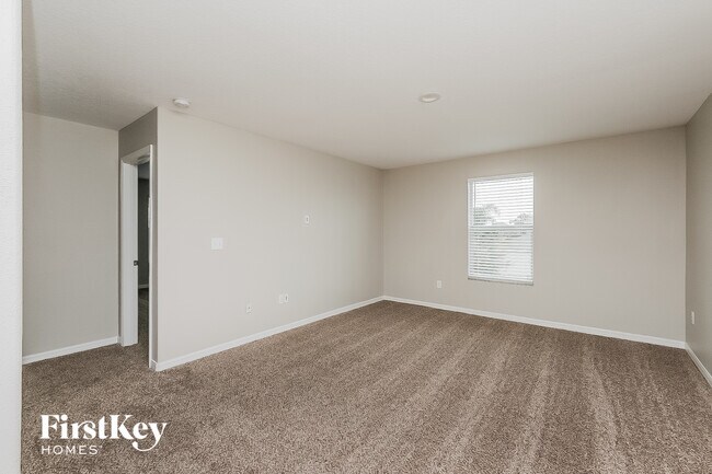 Building Photo - 10111 Crested Fringe Dr