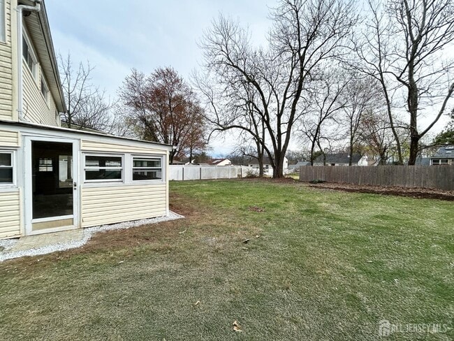 Building Photo - 36 Arden St