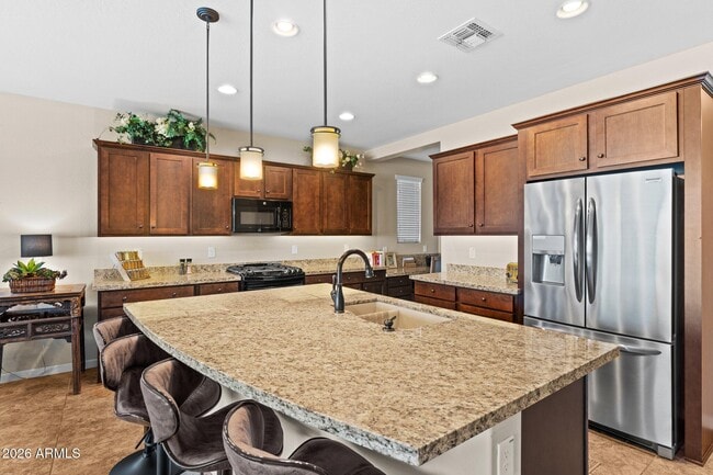 Building Photo - 3913 Gold Ridge Rd