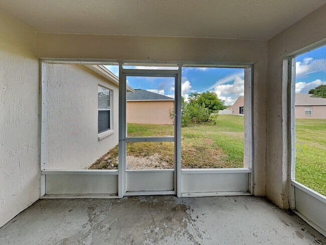 Building Photo - 160 Kings Pond Ave
