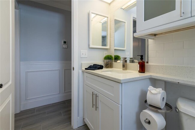 Building Photo - 6908 Arbor Oaks Cir