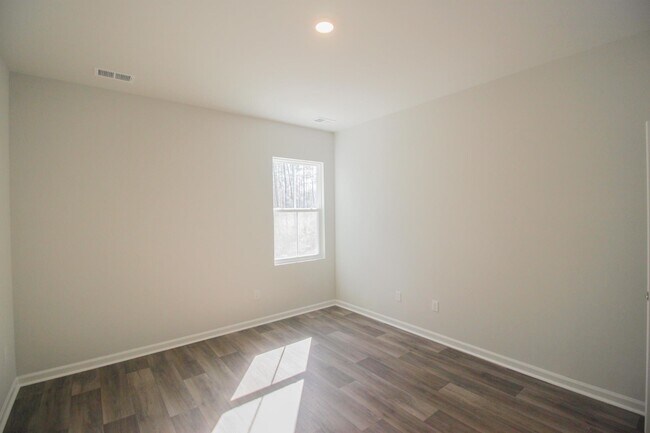 Building Photo - 1382 Speedway St