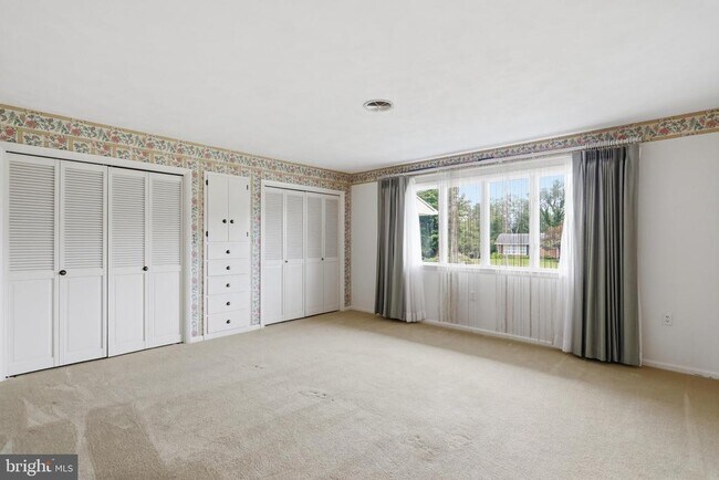 Building Photo - 11475 Pine Hill Dr