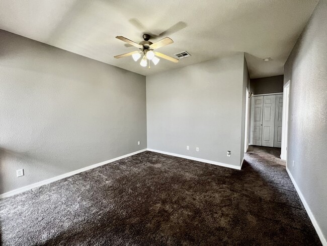 Building Photo - 3150 N Yarbrough Dr