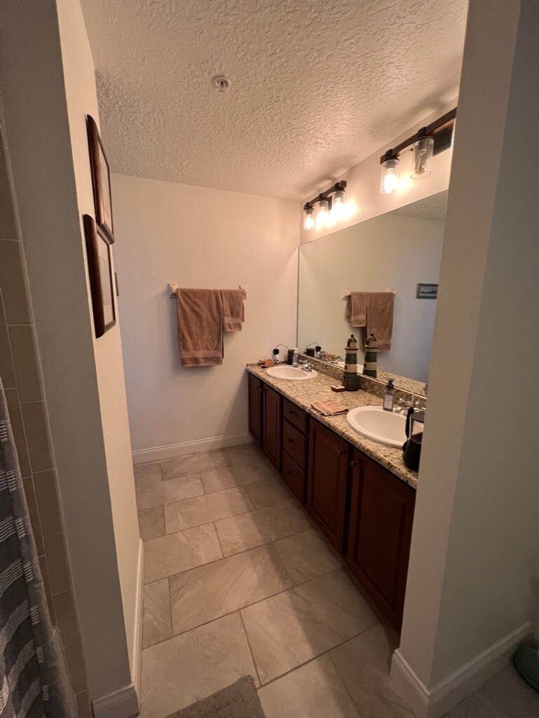 Bath 1 - 225 W Seminole Blvd