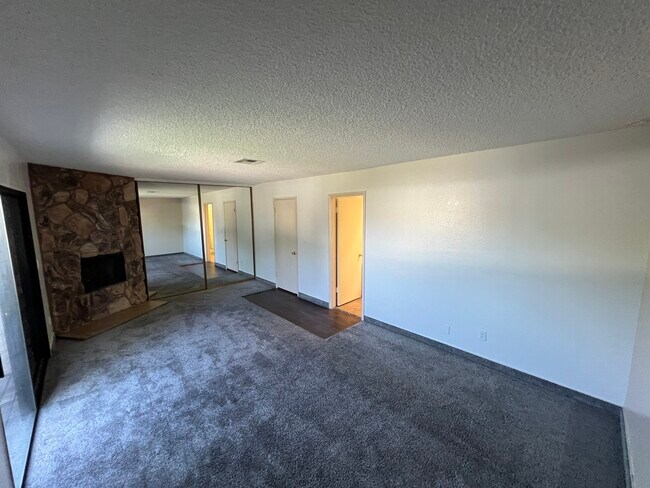 Building Photo - 4576 Kenmare Way