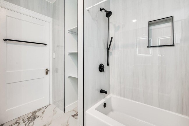 Building Photo - 815 Central Ave