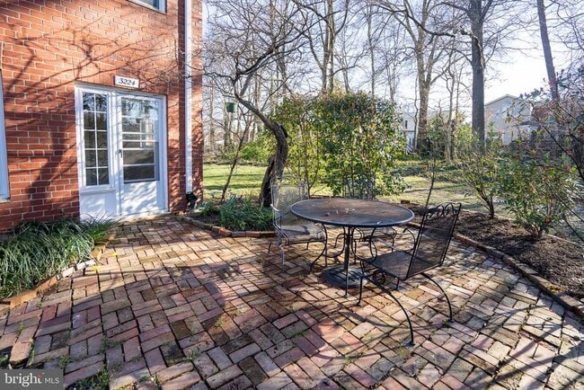 Building Photo - 3224 Martha Custis Dr