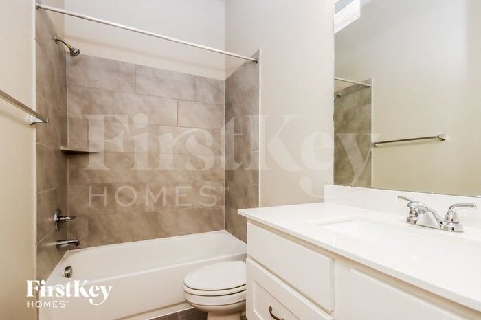Building Photo - 3306 Skylark Valley Trace