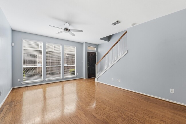 Building Photo - 1507 Sutton St