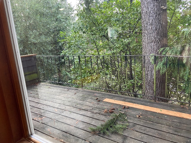 Building Photo - 204 SW Normandy Rd