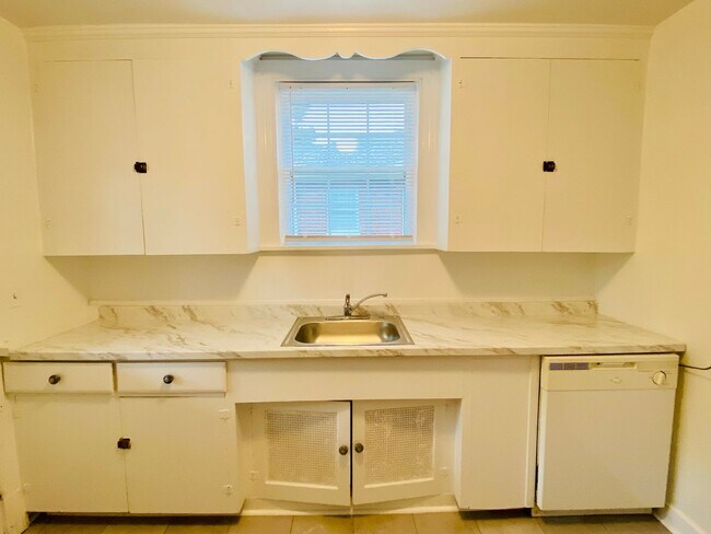 Building Photo - 4208 Fitzhugh Ave