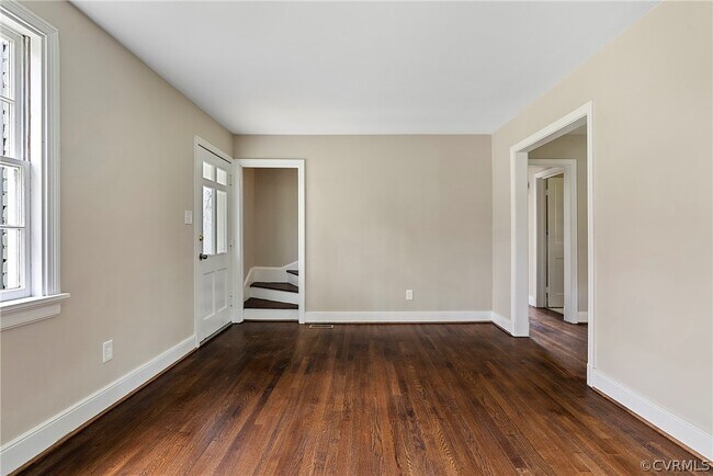 Building Photo - 1304 Santa Rosa Rd