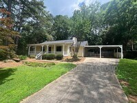 Building Photo - 916 Curry Cir SE