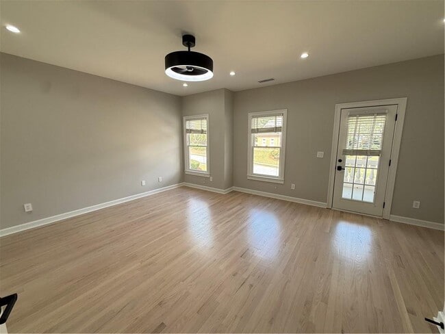 Building Photo - 1660 Briergate Dr