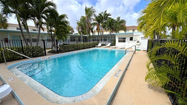 Building Photo - 1601 S Federal Hwy