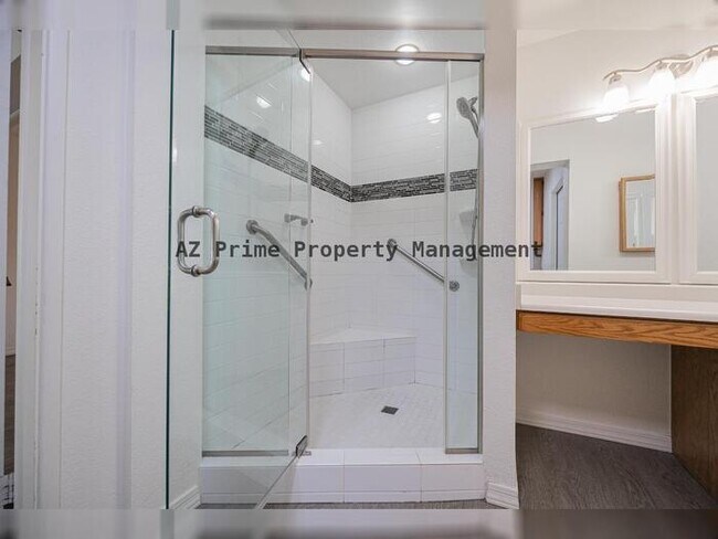 Building Photo - 428 E Fremont Dr