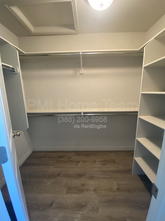 Building Photo - 690 N 1775 W