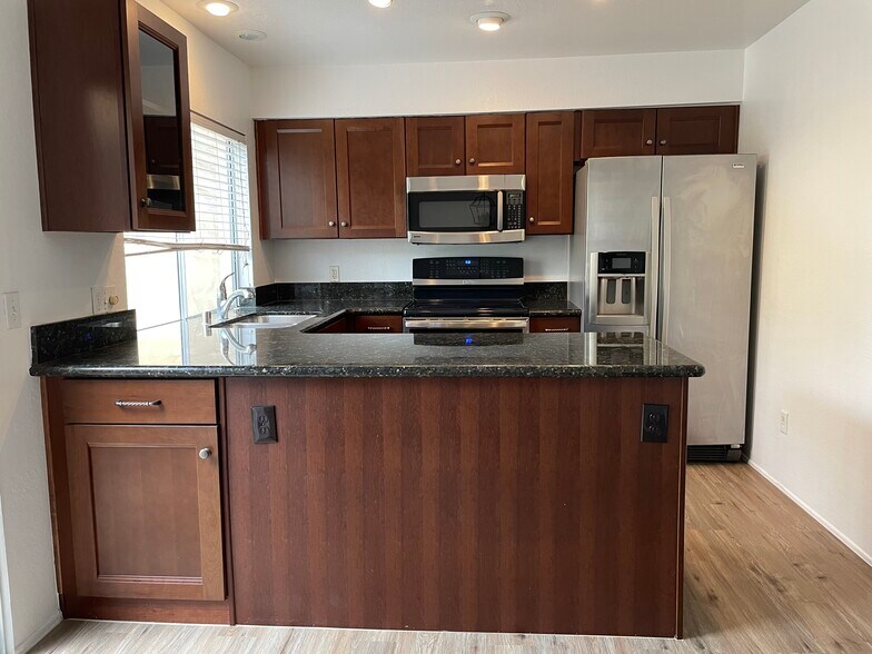 Building Photo - 7964 Mission Center Ct