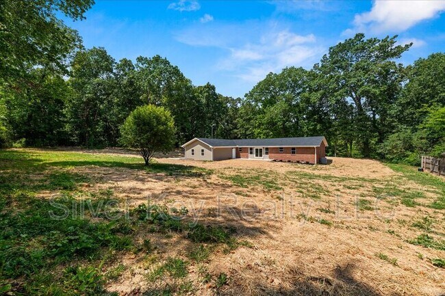 Building Photo - 144 Co Rd 575