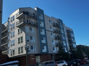 Building Photo - 2818 Grand Ave