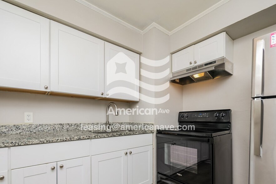 Building Photo - 1316 Kingsley Ave