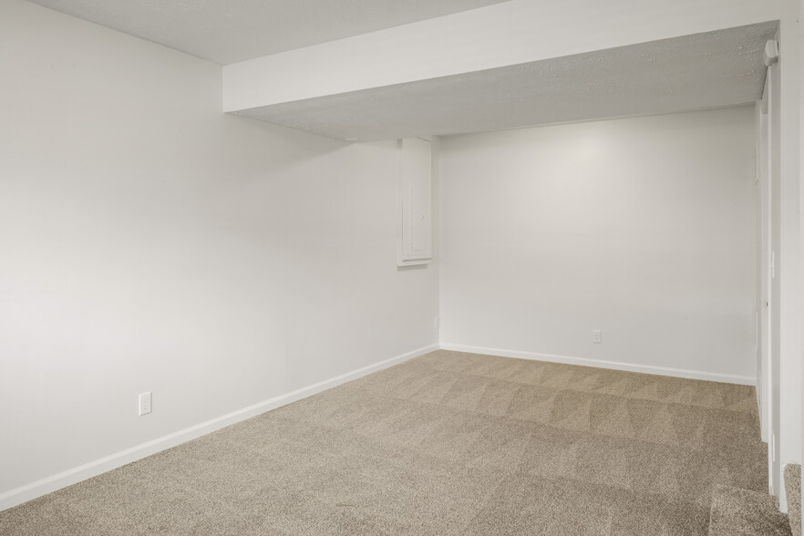 Building Photo - 2710 Mesa St