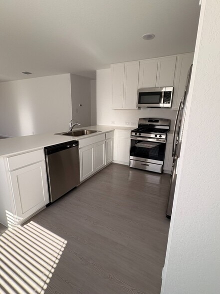 Building Photo - 539 River Run Wy