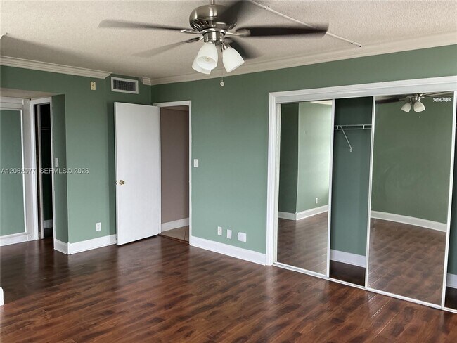 Building Photo - 3010 N Course Dr