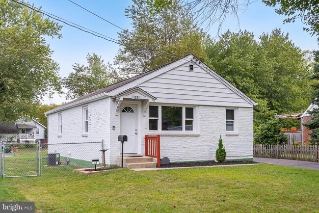 Building Photo - 33 E Clinton St